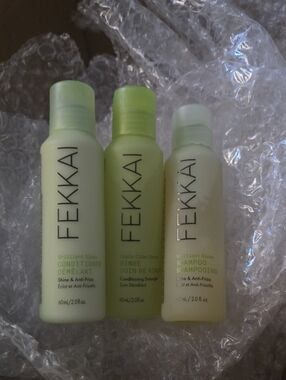FEKKAI Green Travel Shampoo & Conditioner Set - Light Green